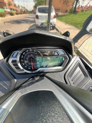 Daelim XQ2 Maxi Scooter Plata