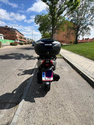 Daelim XQ2 Maxi Scooter Plata