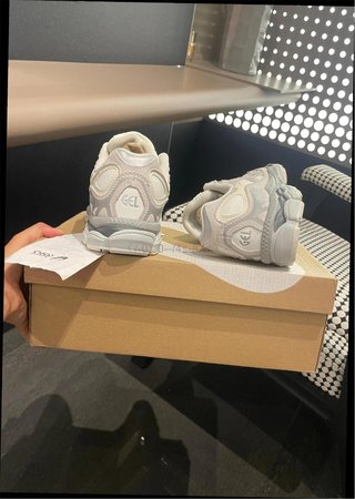 ASICS GEL-NYC Talla 41.5 Beige/Blanco