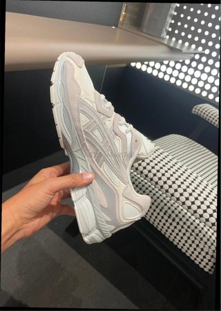 ASICS GEL-NYC Talla 41.5 Beige/Blanco