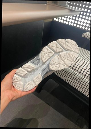 ASICS GEL-NYC Talla 41.5 Beige/Blanco