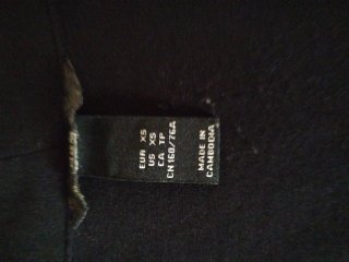 Camisetas sin mangas negras y blancas