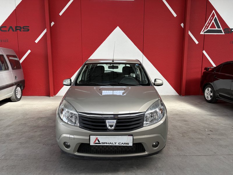 Dacia Sandero 1.5 dCi Laureate 2010, foto 2