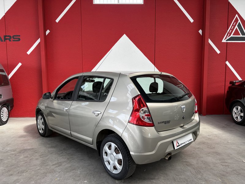 Dacia Sandero 1.5 dCi Laureate 2010, foto 7