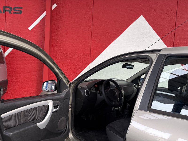 Dacia Sandero 1.5 dCi Laureate 2010, foto 9
