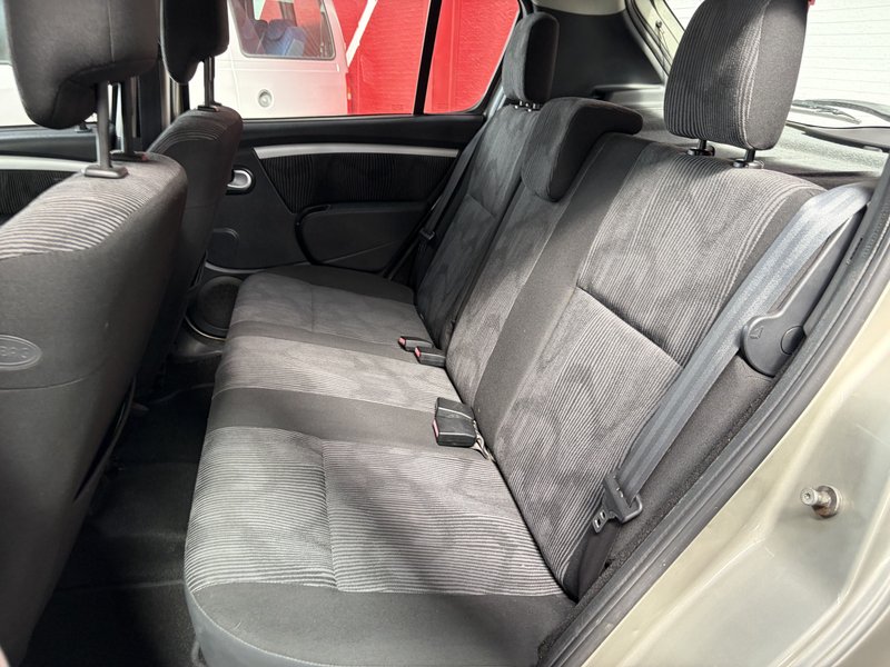 Dacia Sandero 1.5 dCi Laureate 2010, foto 17
