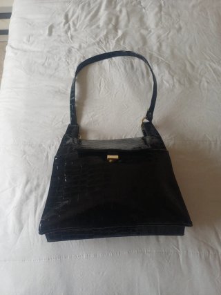 Bolso negro efecto piel cocodrilo