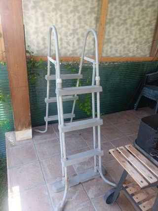 Escalera Piscina Desmontable Gris/Blanca