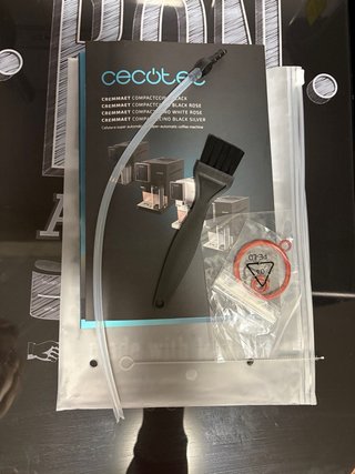 Cafetera Cecotec con vaporizador de leche