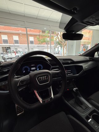 Audi Q3 2023 35 TDI Black Line