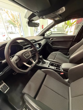 Audi Q3 2023 35 TDI Black Line