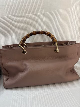 Borsa Gucci in pelle rosa nude con manici in bambù