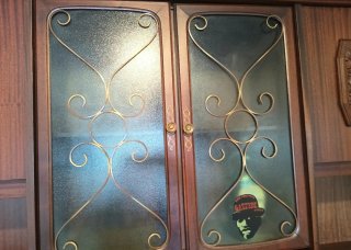 Armario de salón madera y cristal