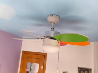 Ventilador de techo multicolor