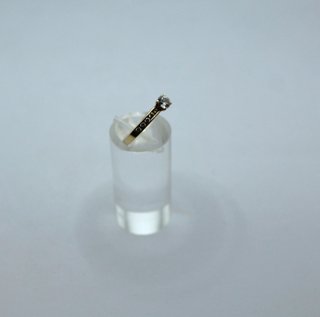 Anillo de oro de 18k. Peso: 2.20 gr.