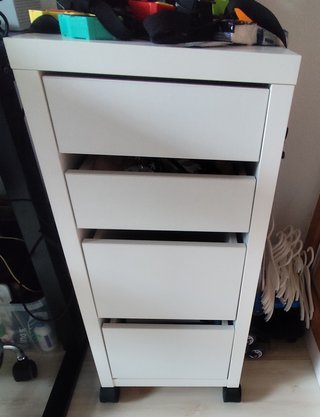 Escritorio infantil + silla y cajonera