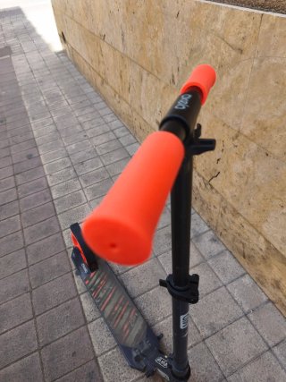 Patinete Oxelo Naranja y Negro