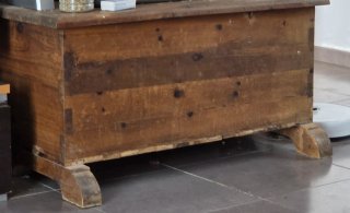 Baúl antiguo de madera