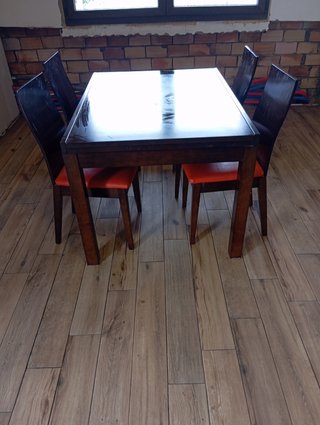 Mueble de salón madera y cristal  Mesa + 4 sillas