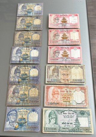 Lotes de antiguos Billetes de Nepal