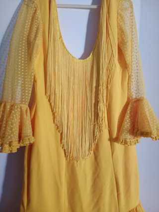 Traje de flamenca amarillo
