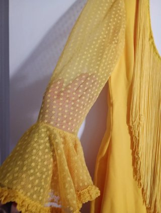 Traje de flamenca amarillo