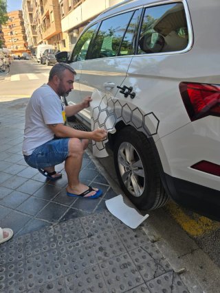 TRABAJOS DE CARPINTERÍA Y ROTULACIÓN PROFESIONAL