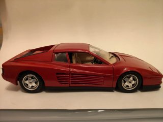 Modellino Ferrari Testarossa 1984 Rosso