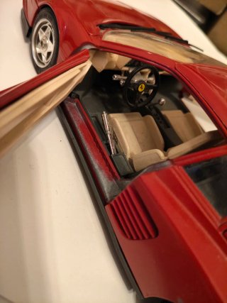 Modellino Ferrari Testarossa 1984 Rosso