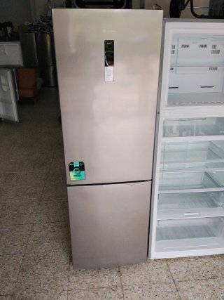 Nevera plateada con Inverter