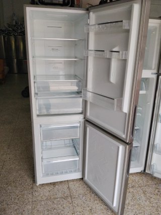 Nevera plateada con Inverter