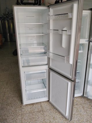 Nevera plateada con Inverter
