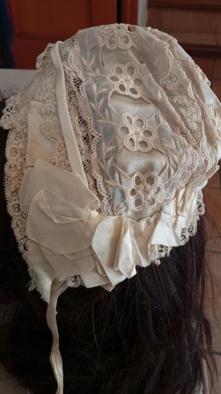 Gorrito de bebé antiguo.