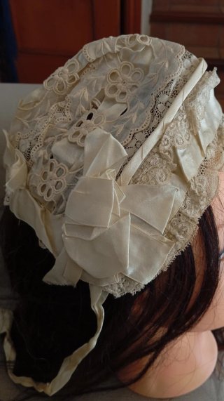 Gorrito de bebé antiguo.