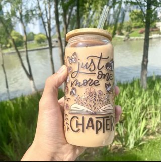 Vaso de vidrio con tapa bambú y pajita