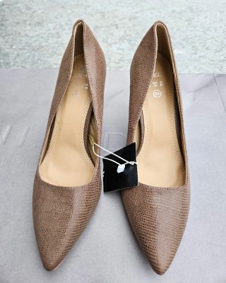 Zapatos tacón serpiente beige talla 39