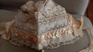 Gorrito de bebé antiguo.