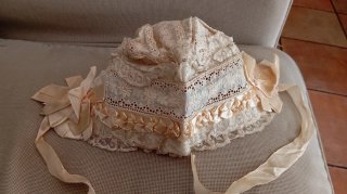 Gorrito de bebé antiguo.