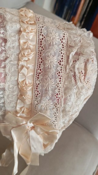 Gorrito de bebé antiguo.