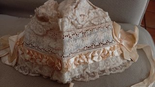 Gorrito de bebé antiguo.