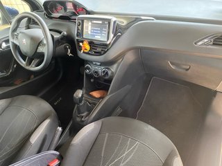 Peugeot 208 1.2 VTi Active 82cv