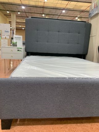 Cama tapizada gris 135x190cm