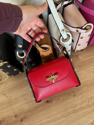 Bolso Cuero Italiano Negro Abeja Dorado