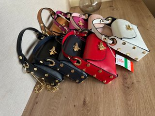 Bolso Cuero Italiano Negro Abeja Dorado