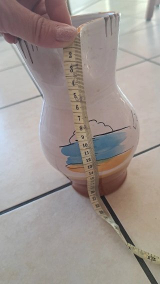 Brocca in ceramica dipinta a mano