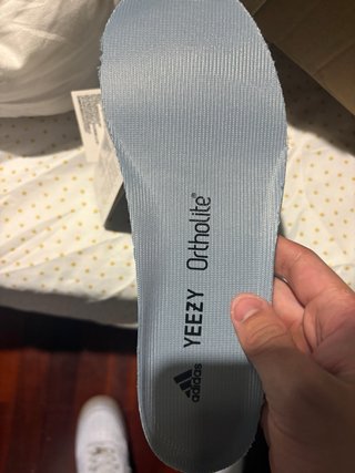 Adidas Yeezy Boost 700 Cinza