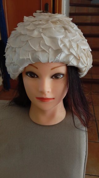 Sombrero antiguo de seda