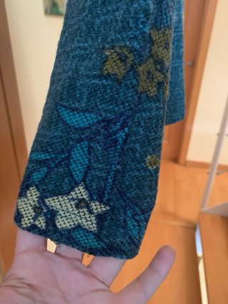 Jersey Surkana estampado floral cuello vuelto