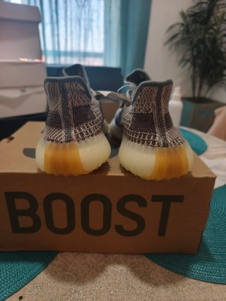 Adidas Yeezy Boost 350 - Cinza/Marrom
