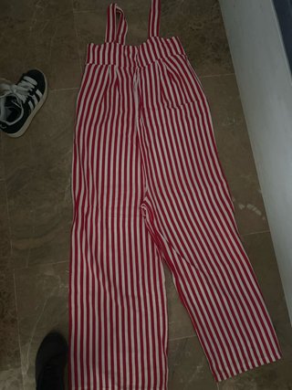 Mono rayas rojas y blancas